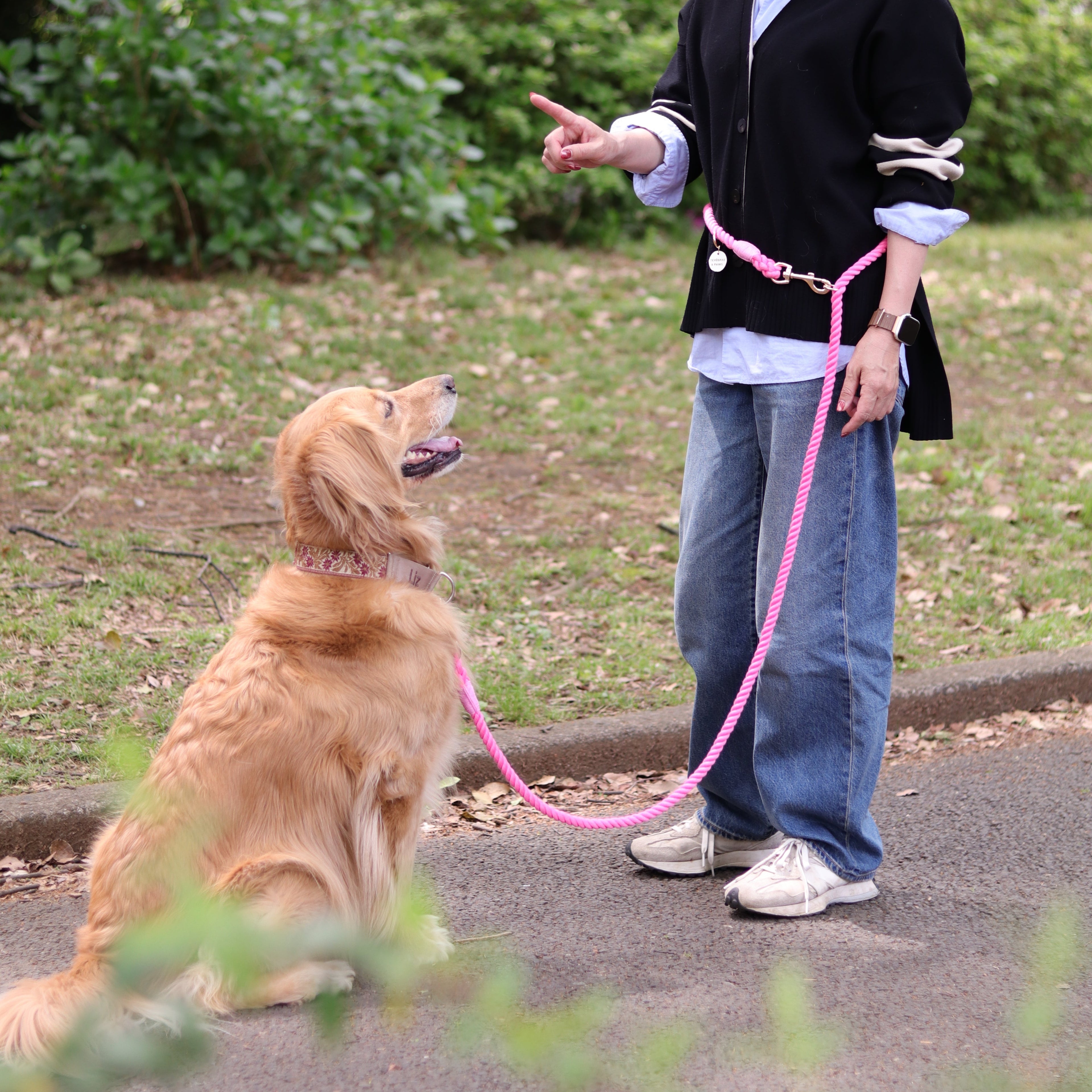 肩掛け ハンズフリーロープリード 210cm - FLAMINGO PINK/フラミンゴピンク <GOLD>
